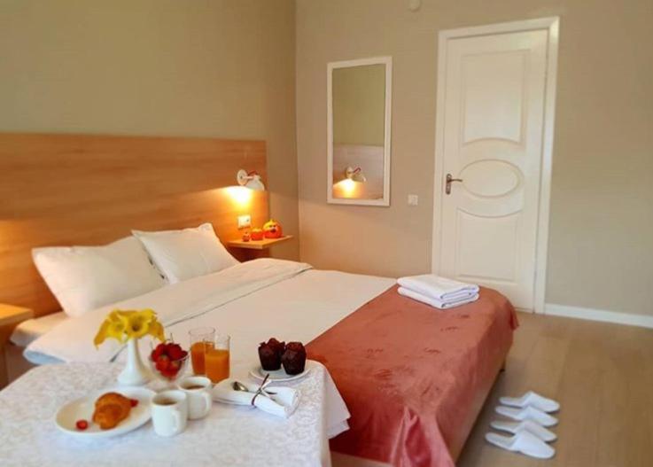 Sky Hotel Bishkek Ngoại thất bức ảnh