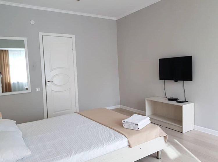 Sky Hotel Bishkek Ngoại thất bức ảnh