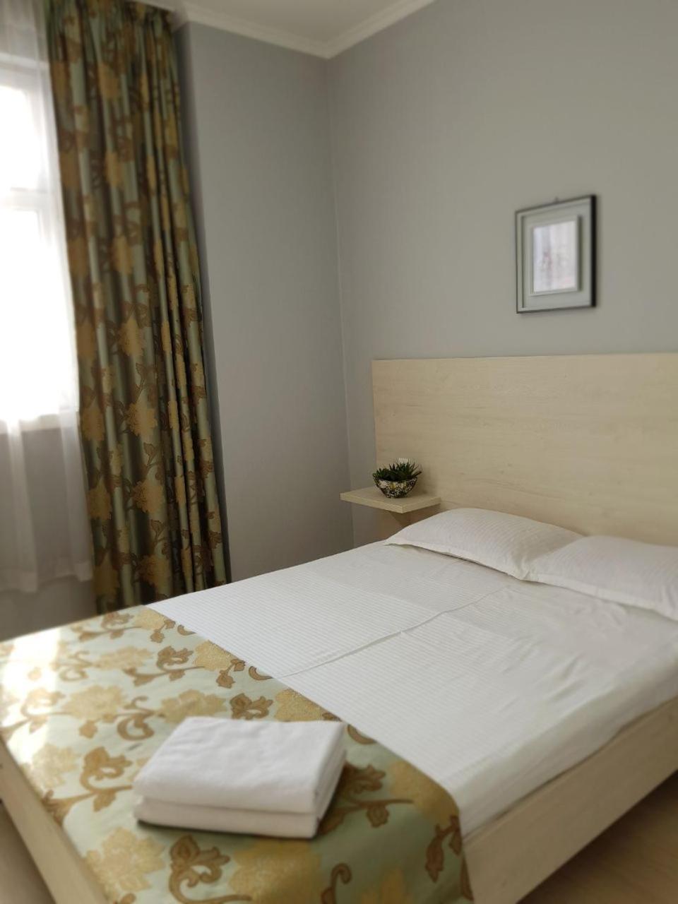 Sky Hotel Bishkek Ngoại thất bức ảnh