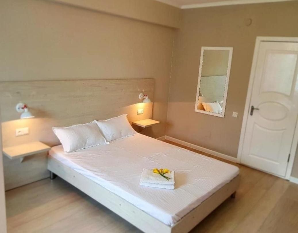 Sky Hotel Bishkek Ngoại thất bức ảnh