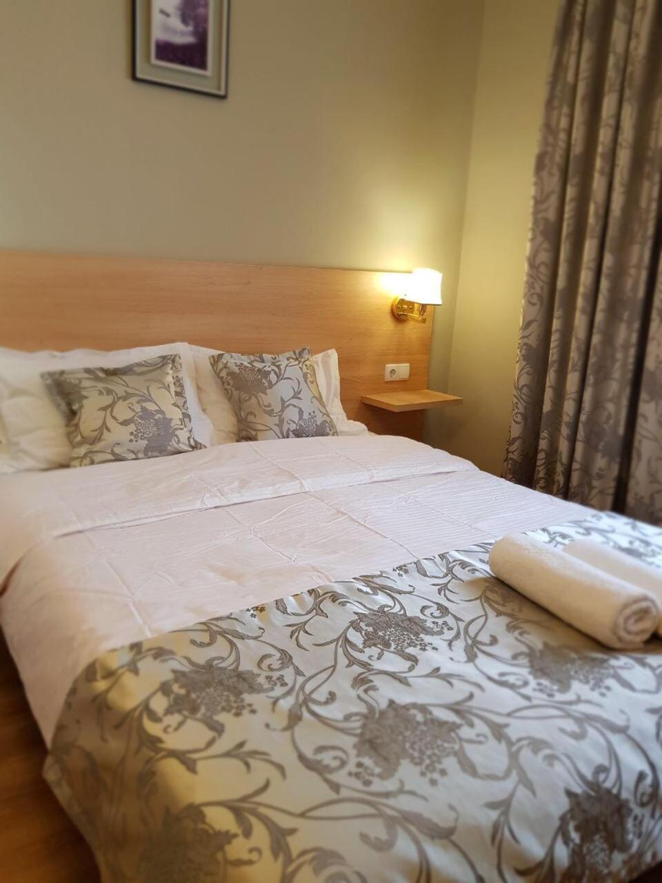 Sky Hotel Bishkek Ngoại thất bức ảnh